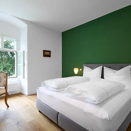 Altes Schloss - Boutique * Laxenburg