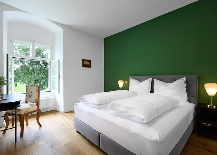 Altes Schloss - Boutique * Laxenburg